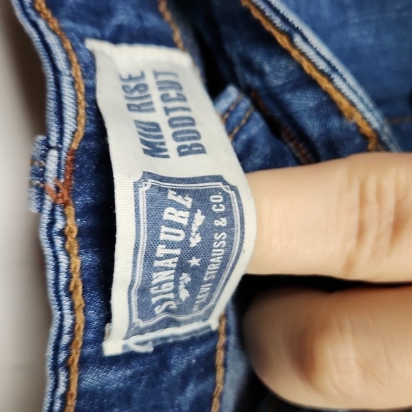 Levi's Mid Rise Boot Cut Jeans Size 24 - Picture 2 of 4